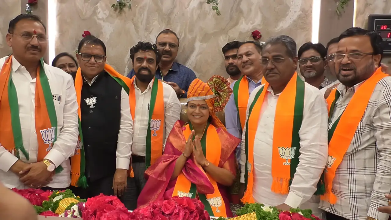 Dr Yogita Chore sworn in as Pimpalner Nagar Adhyaksh, first woman mayor of Pimpalner