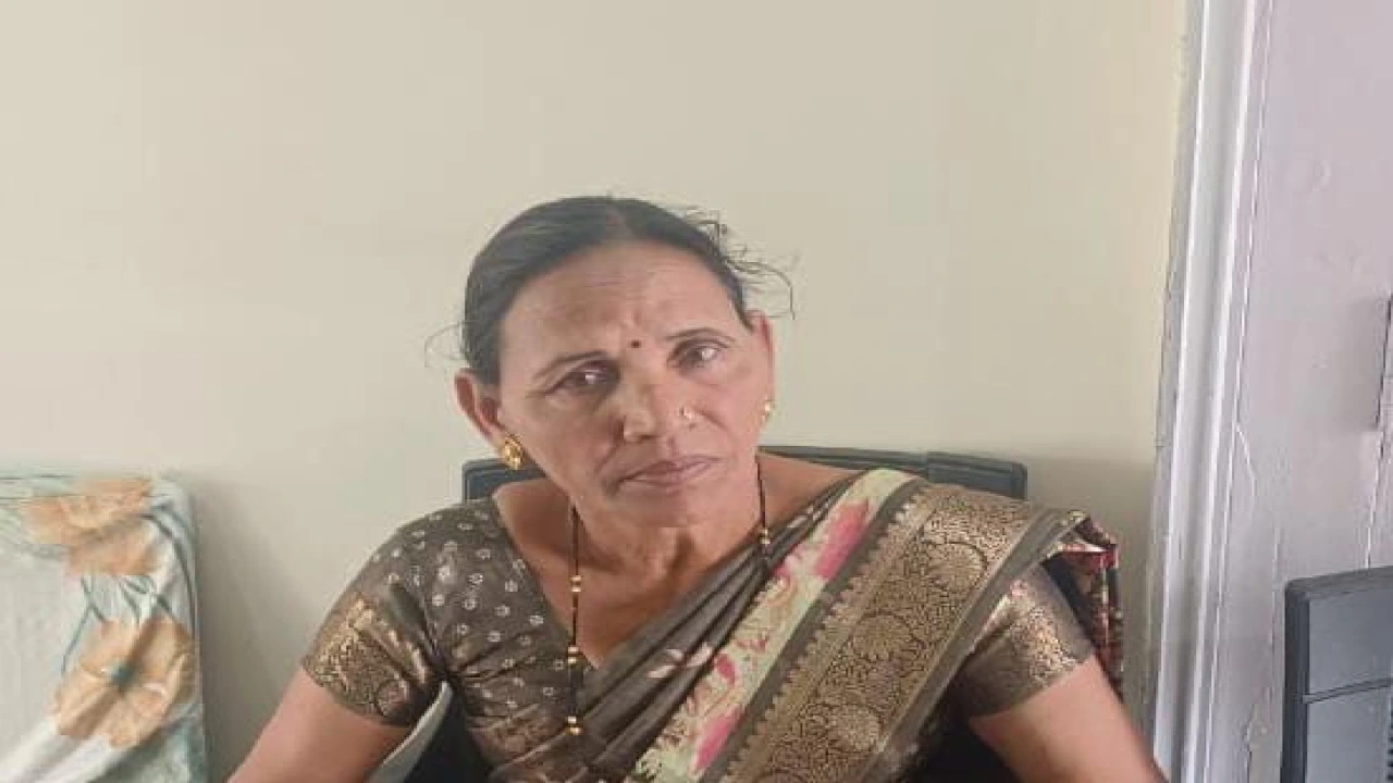 Fact Finding 1 Khandwa Lokayukta Trap के दौरान 5 हजार रुपये रिश्वत लेते आंगनवाड़ी सुपरवाइजर पकड़ी गई